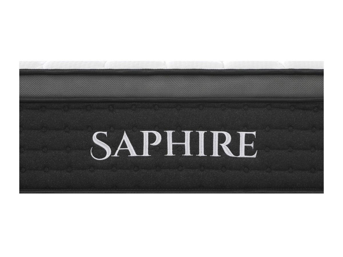 Lunessa Saphire Hybridmatratze in Anthracite, Nahaufnahme des SAPHIRE-Schriftzugs an der Seitenfläche