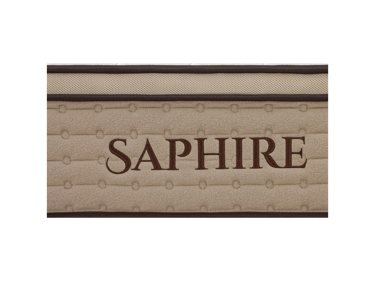 Lunessa Saphire Hybridmatratze in Brown, Nahaufnahme des SAPHIRE-Schriftzugs an der Seitenfläche